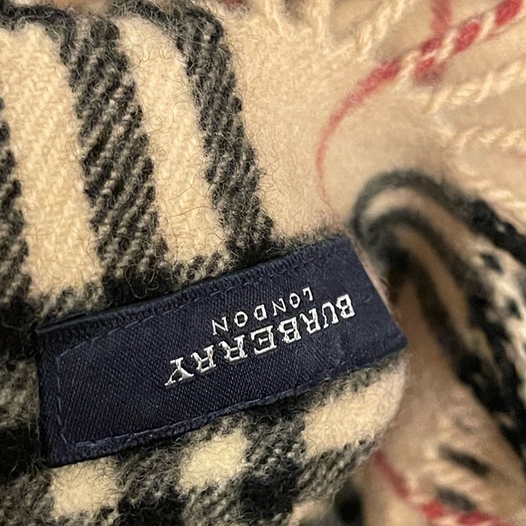 Burberry mini blanket/shawl - Picture 6 of 8